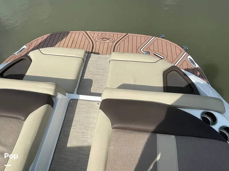 Slide: The Image of Rinker 29QX 2017 - 15716207