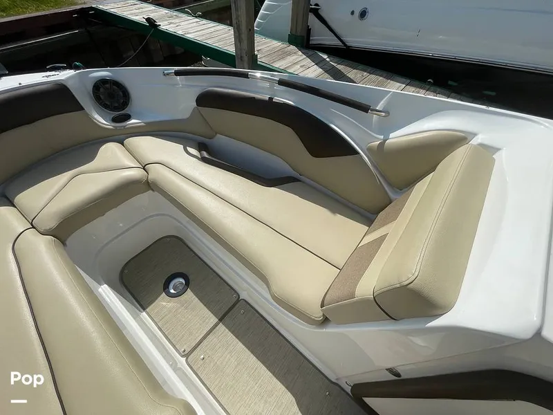 Slide: The Image of Rinker 29QX 2017 - 15717243