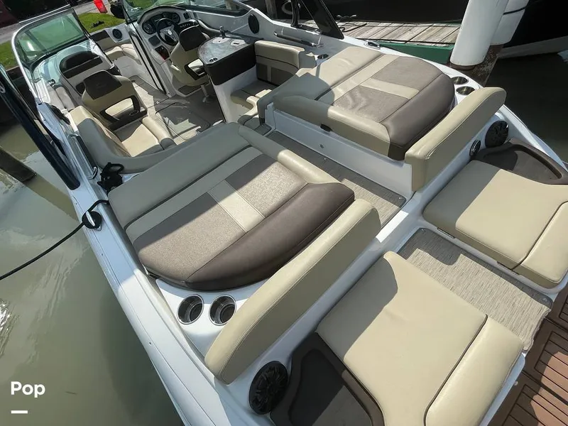 Slide: The Image of Rinker 29QX 2017 - 15717155