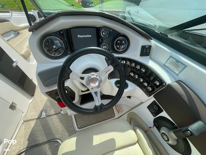 Slide: The Image of Rinker 29QX 2017 - 15717161