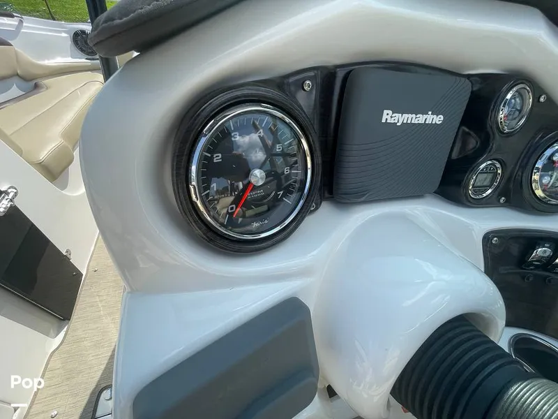 Slide: The Image of Rinker 29QX 2017 - 15717167