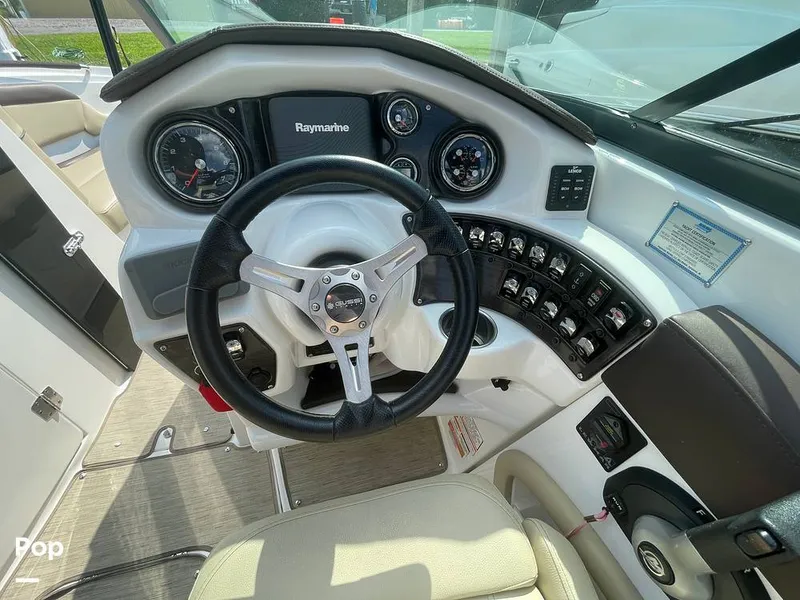 Slide: The Image of Rinker 29QX 2017 - 15716200