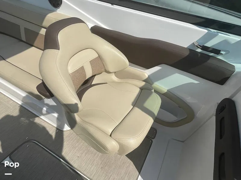 Slide: The Image of Rinker 29QX 2017 - 15717174