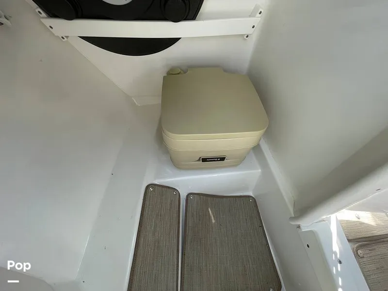 Slide: The Image of Rinker 29QX 2017 - 15717548