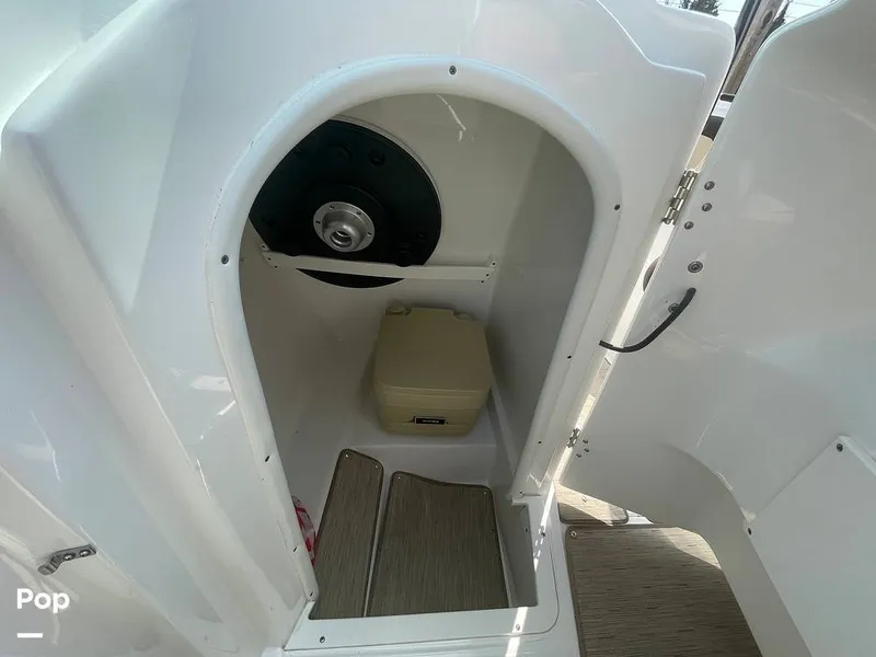 Slide: The Image of Rinker 29QX 2017 - 15716202