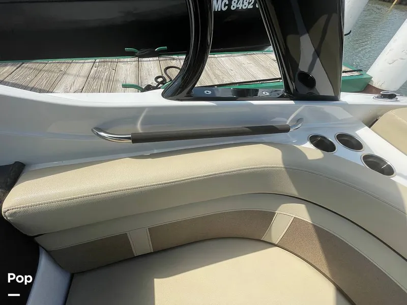 Slide: The Image of Rinker 29QX 2017 - 15717199