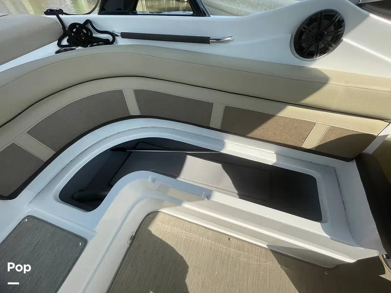 Slide: The Image of Rinker 29QX 2017 - 15717209