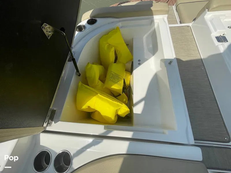 Slide: The Image of Rinker 29QX 2017 - 15717215