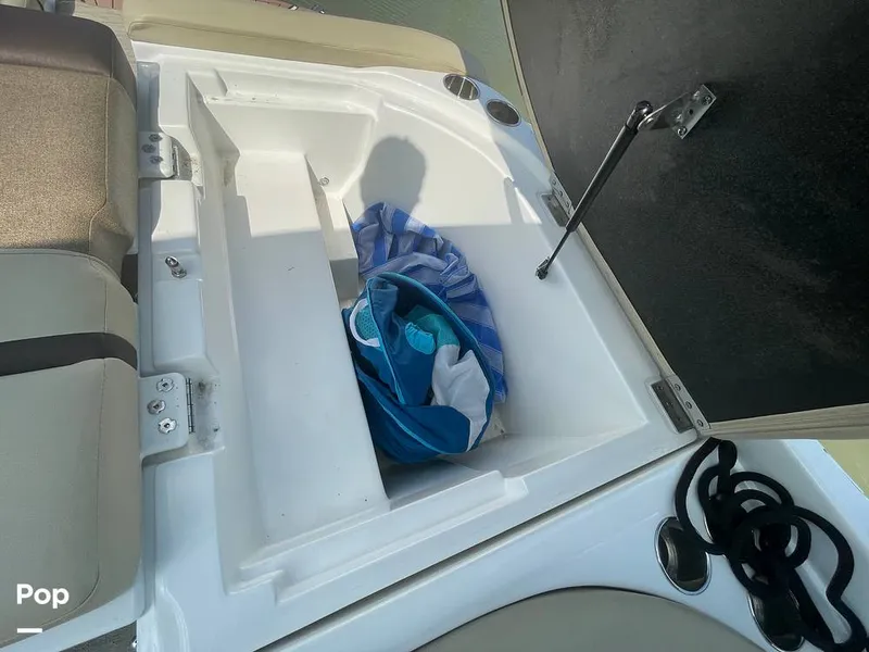 Slide: The Image of Rinker 29QX 2017 - 15717217