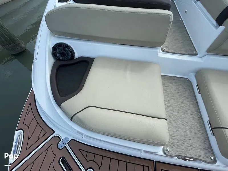 Slide: The Image of Rinker 29QX 2017 - 15717227