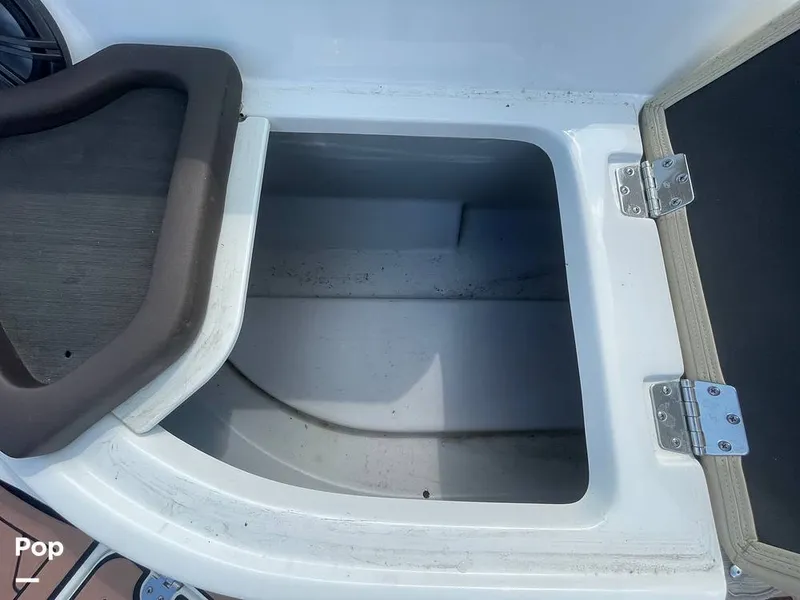 Slide: The Image of Rinker 29QX 2017 - 15717229