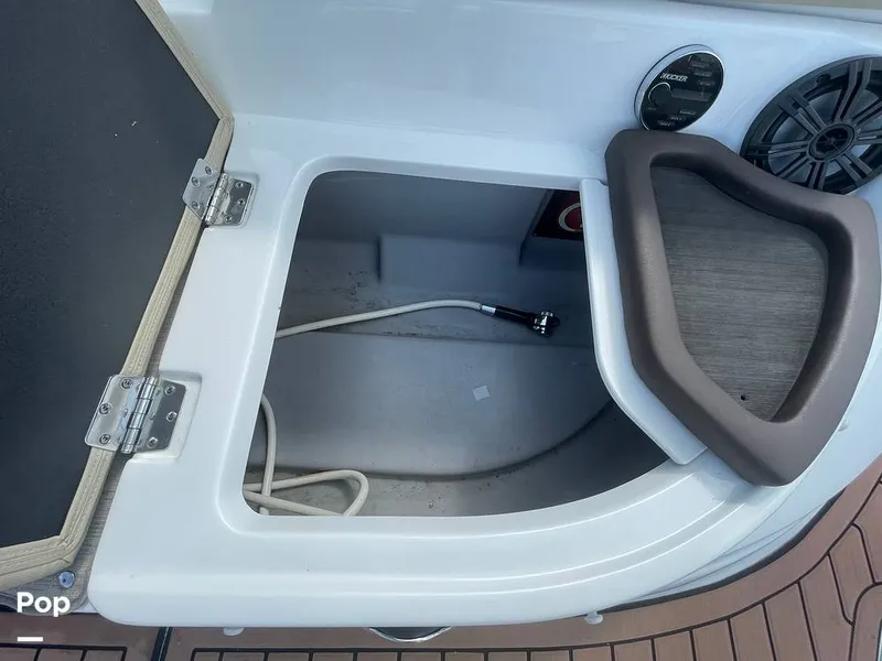 Slide: The Image of Rinker 29QX 2017 - 15717230