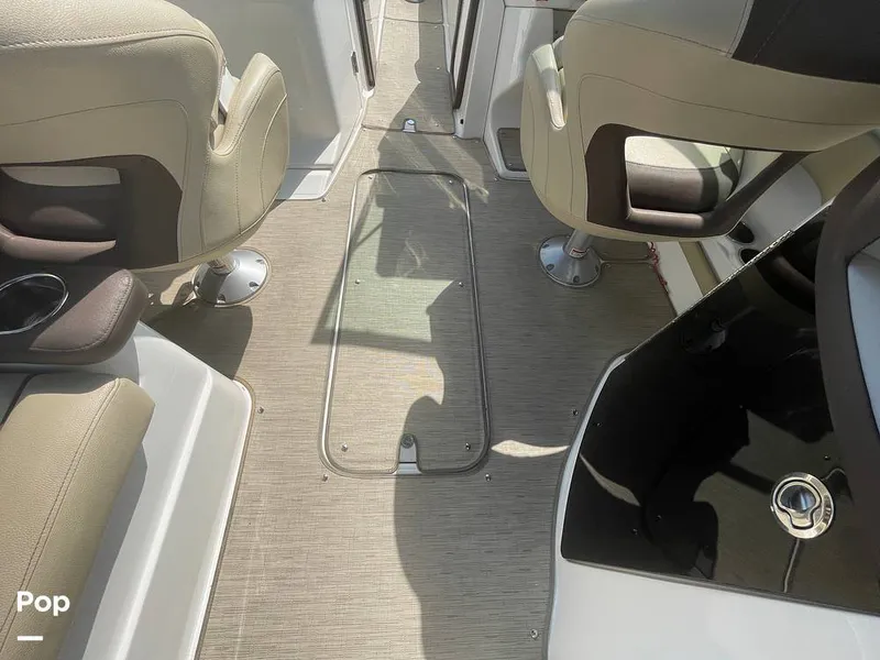 Slide: The Image of Rinker 29QX 2017 - 15717235