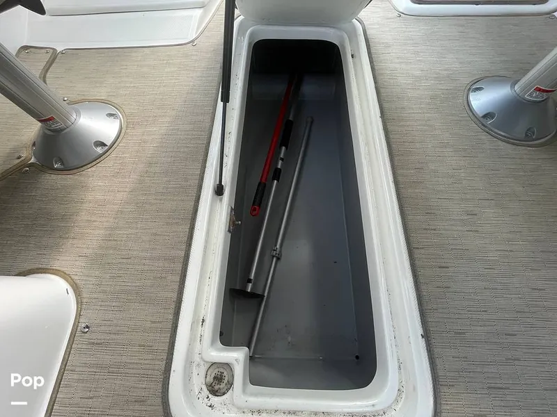 Slide: The Image of Rinker 29QX 2017 - 15717236