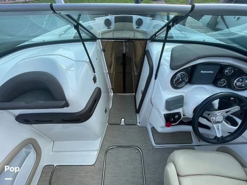 Slide: The Image of Rinker 29QX 2017 - 15717237