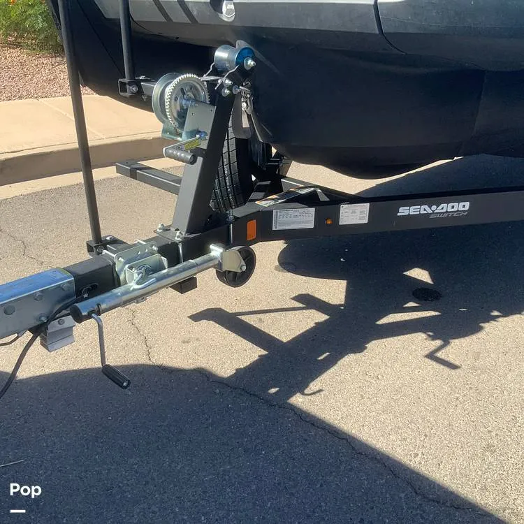 Slide: The Image of Sea-Doo Switch 19 2023 - 15714952