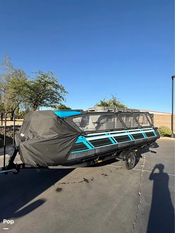 Slide: The Image of Sea-Doo Switch 19 2023 - 15701283