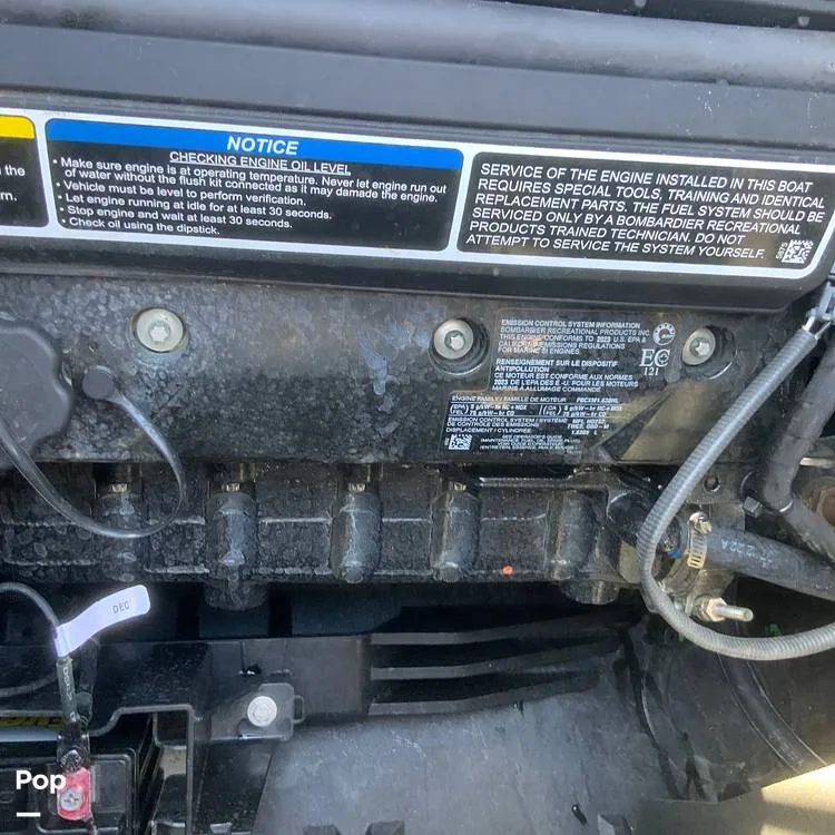 Slide: The Image of Sea-Doo Switch 19 2023 - 15714918