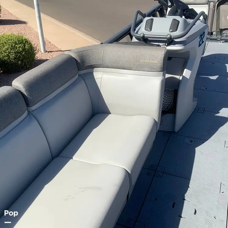 Slide: The Image of Sea-Doo Switch 19 2023 - 15714931