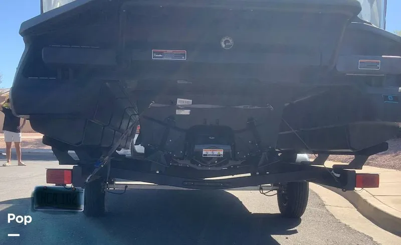 Slide: The Image of Sea-Doo Switch 19 2023 - 15794535