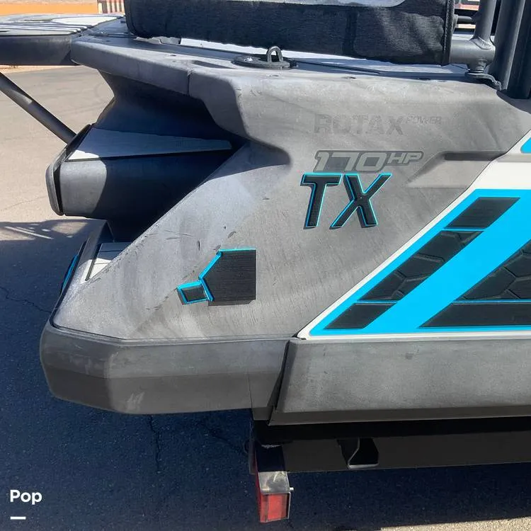 Slide: The Image of Sea-Doo Switch 19 2023 - 15714945