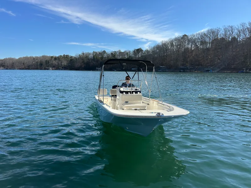 Slide: The Image of Boston Whaler 170 Montauk 2026 - 7