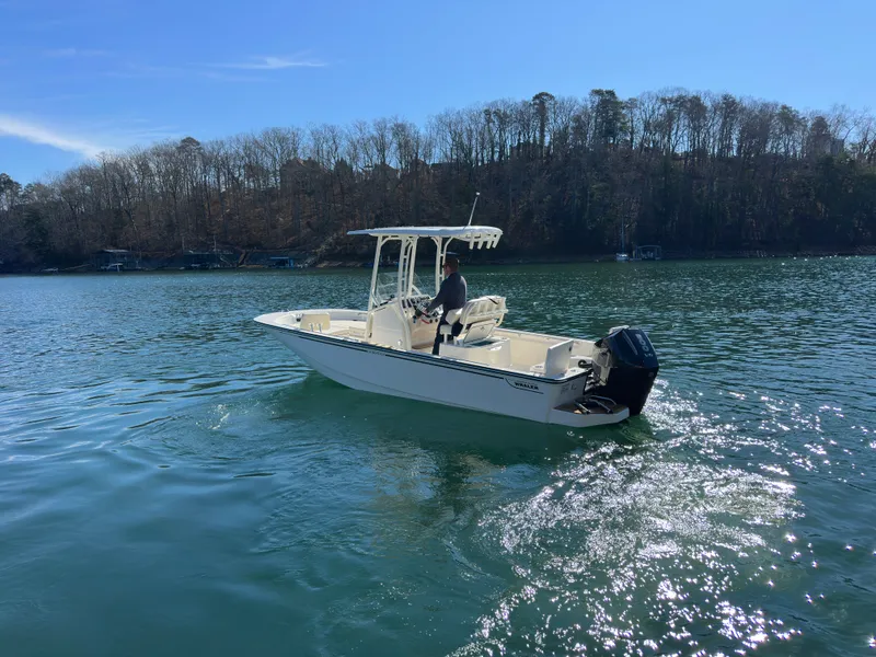 Slide: The Image of Boston Whaler 210 Montauk 2026 - 10