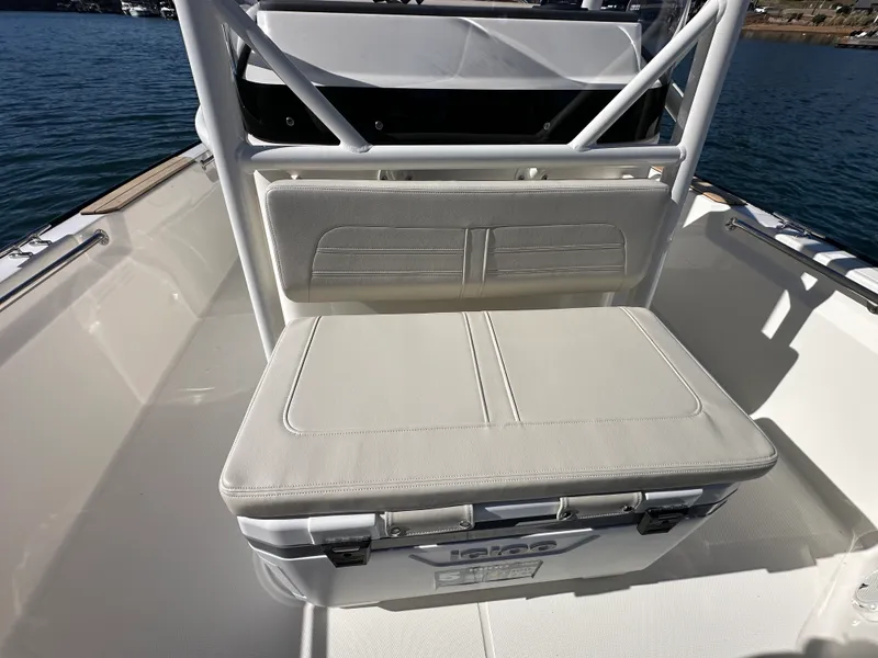 Slide: The Image of Boston Whaler 210 Montauk 2026 - 17
