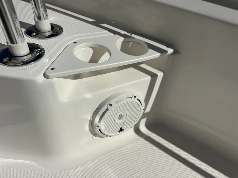 Slide: The Image of Boston Whaler 210 Montauk 2026 - 28
