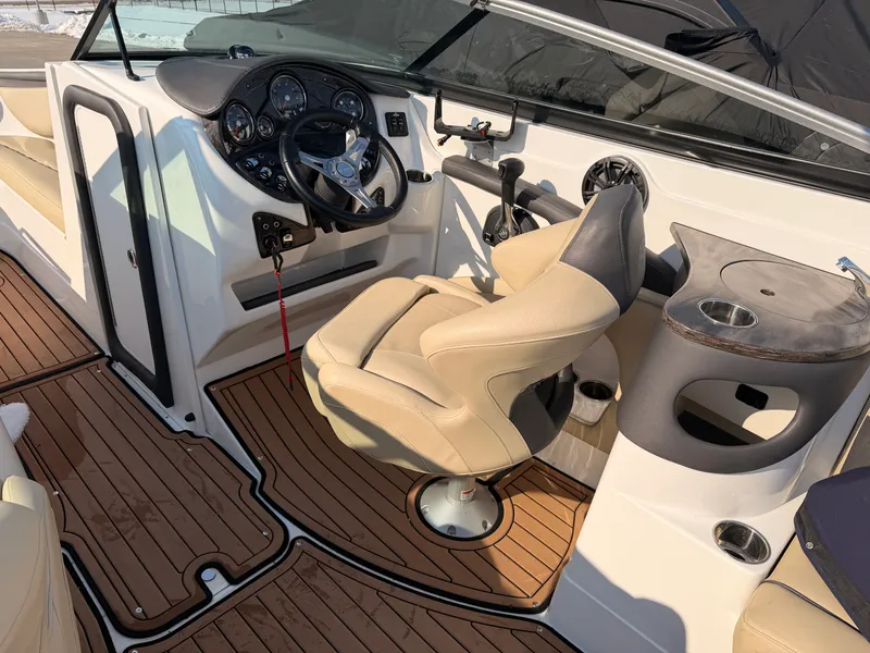 Slide: The Image of Rinker 26QX BR 2018 - 10