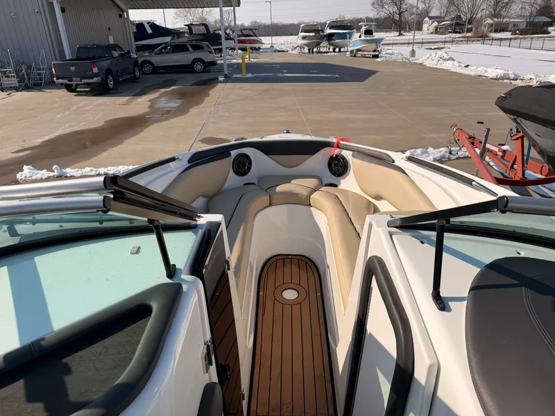 Slide: The Image of Rinker 26QX BR 2018 - 16