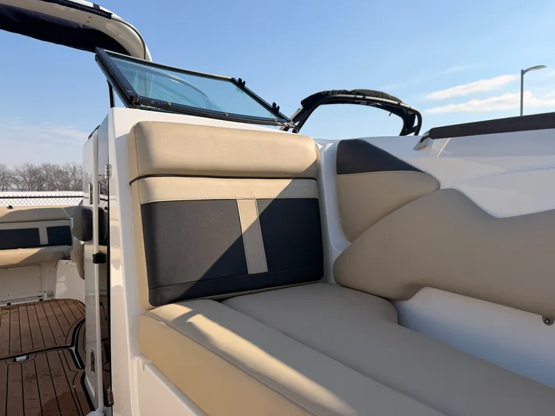 Slide: The Image of Rinker 26QX BR 2018 - 17