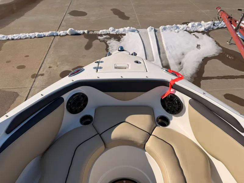 Slide: The Image of Rinker 26QX BR 2018 - 19