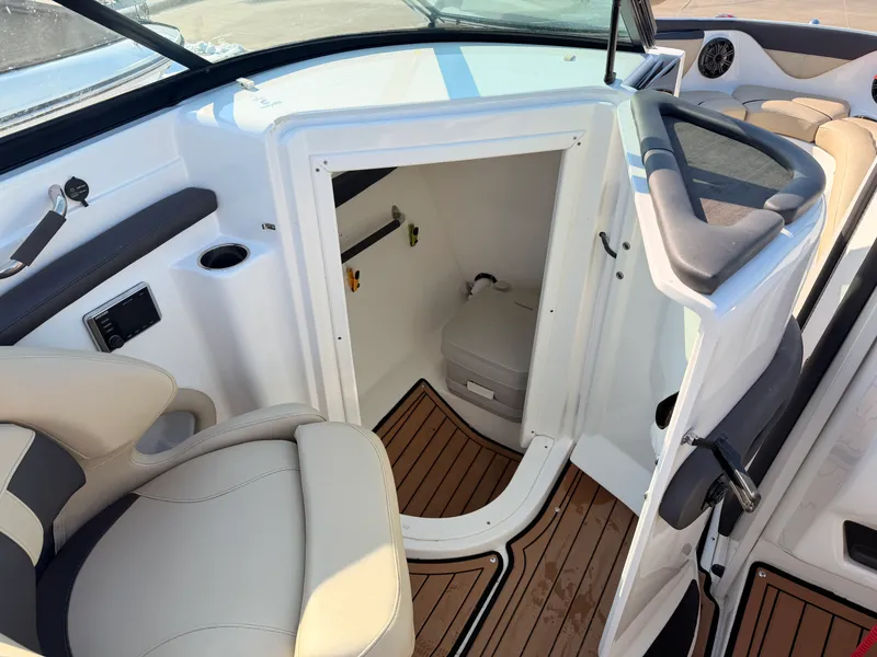 Slide: The Image of Rinker 26QX BR 2018 - 21