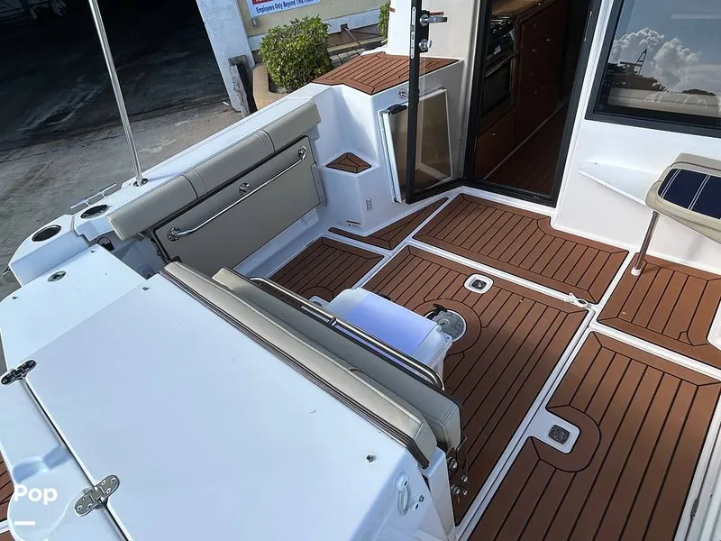 Slide: The Image of Ranger Tug R27 LE 2023 - 15730261