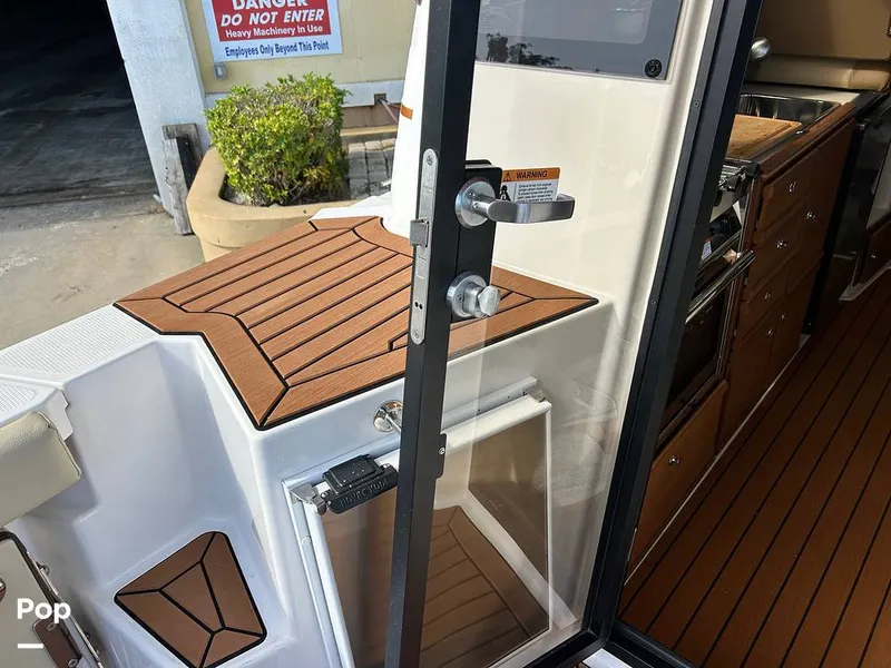 Slide: The Image of Ranger Tug R27 LE 2023 - 15730273