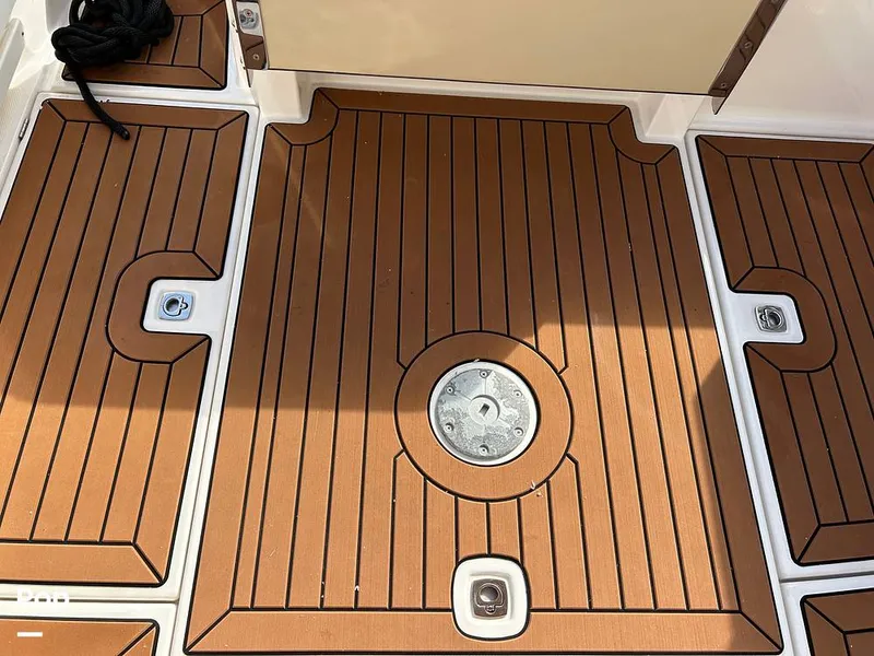 Slide: The Image of Ranger Tug R27 LE 2023 - 15730277