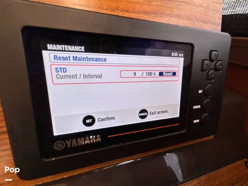 Slide: The Image of Showing How Many Hours Until The Next 100 Hour Service. - 15730348