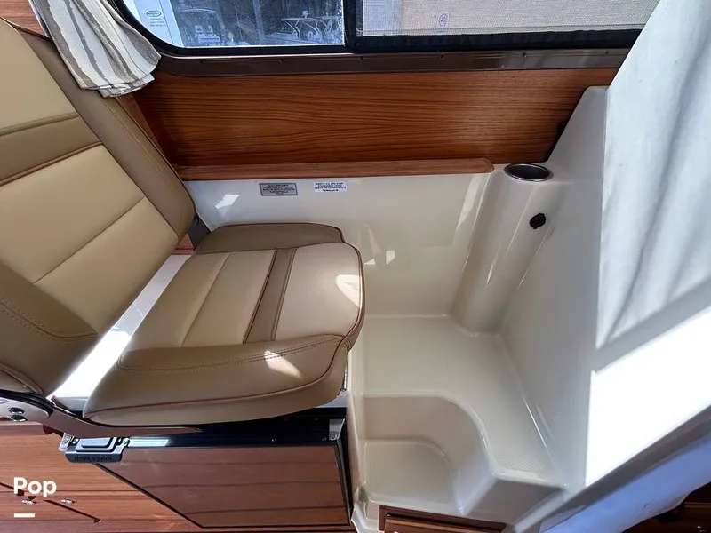 Slide: The Image of Ranger Tug R27 LE 2023 - 15730325