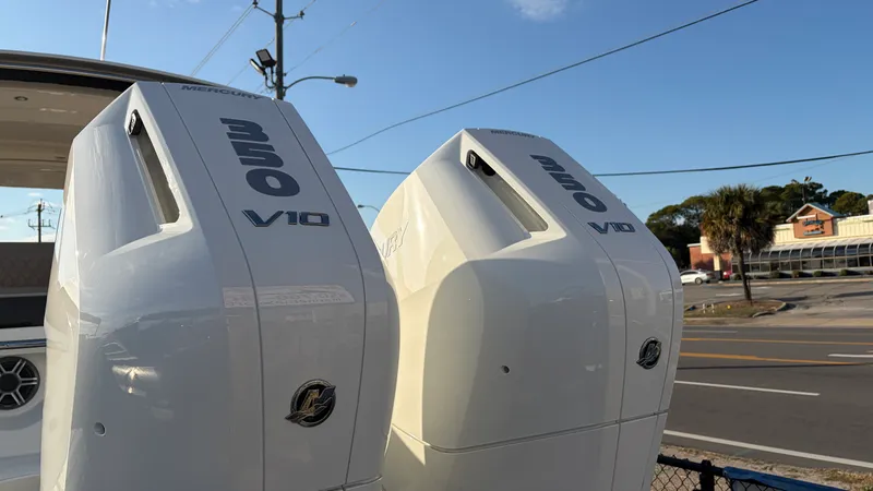 Slide: The Image of Sea Ray SLX 310 Outboard 2026 - 15