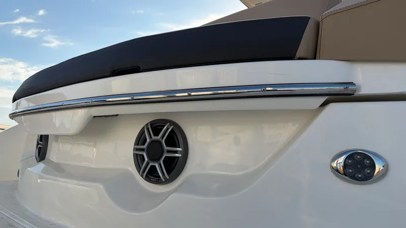 Slide: The Image of Sea Ray SLX 310 Outboard 2026 - 18