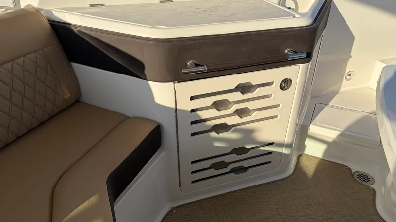 Slide: The Image of Sea Ray SLX 310 Outboard 2026 - 28