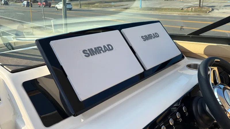 Slide: The Image of Sea Ray SLX 310 Outboard 2026 - 39