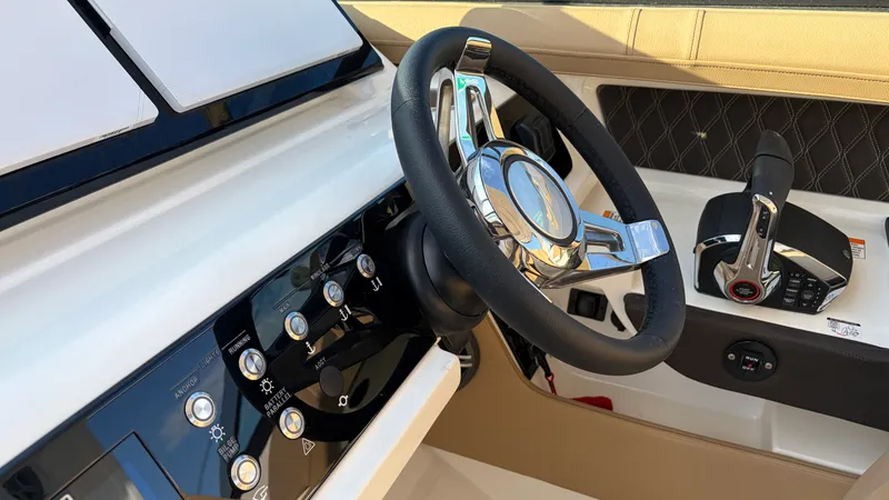 Slide: The Image of Sea Ray SLX 310 Outboard 2026 - 40