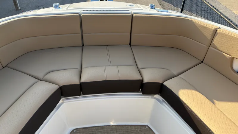 Slide: The Image of Sea Ray SLX 310 Outboard 2026 - 46