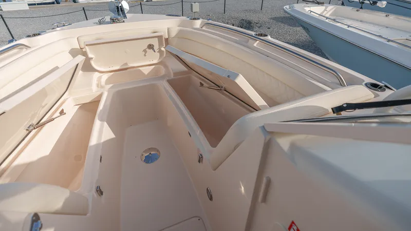 Slide: The Image of Grady-White Freedom 235 2026 - 12