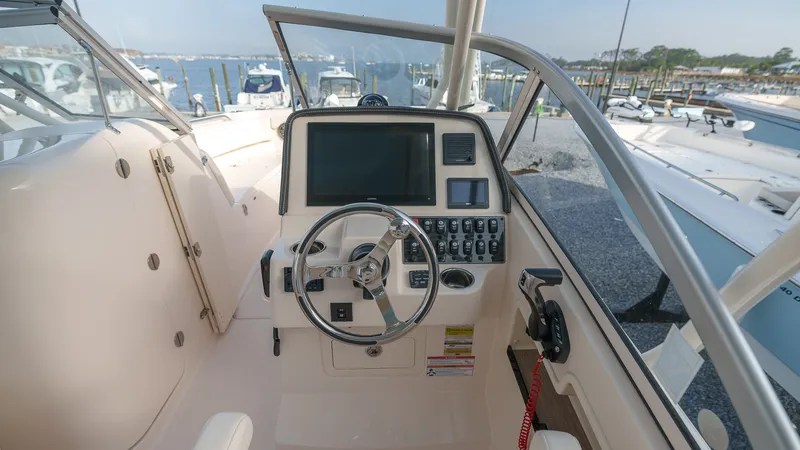 Slide: The Image of Grady-White Freedom 235 2026 - 14