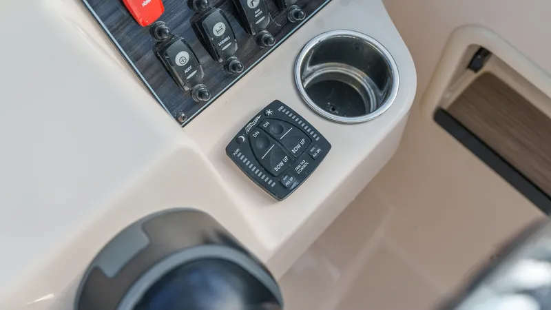 Slide: The Image of Grady-White Freedom 235 2026 - 20