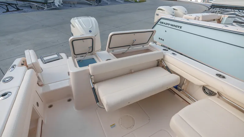 Slide: The Image of Grady-White Freedom 235 2026 - 31