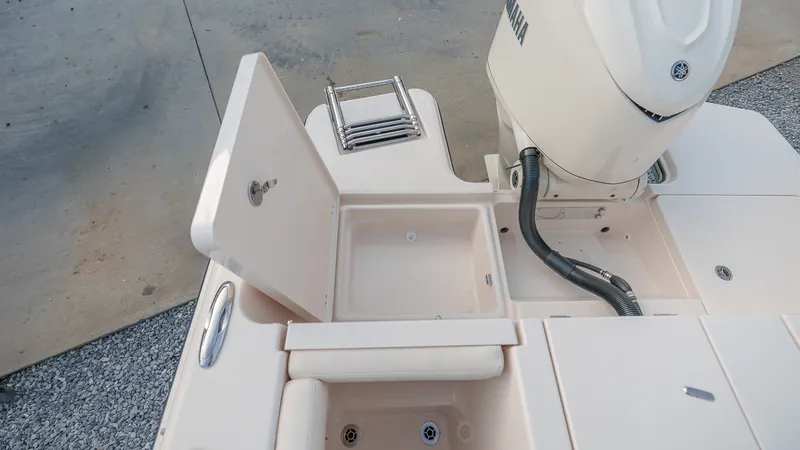 Slide: The Image of Grady-White Freedom 235 2026 - 35